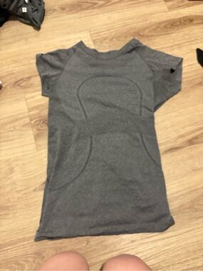 Lululemon Swiftly Tech Short Sleeve Heathered Grey Size